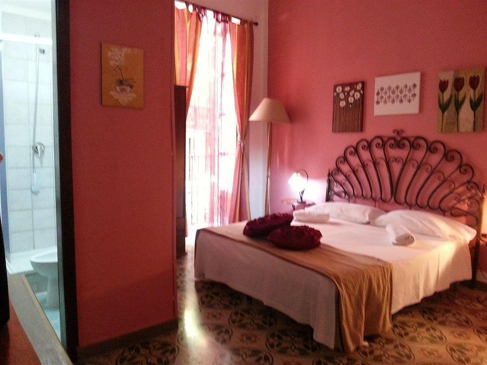 Hotel Regina Palermo Kültér fotó